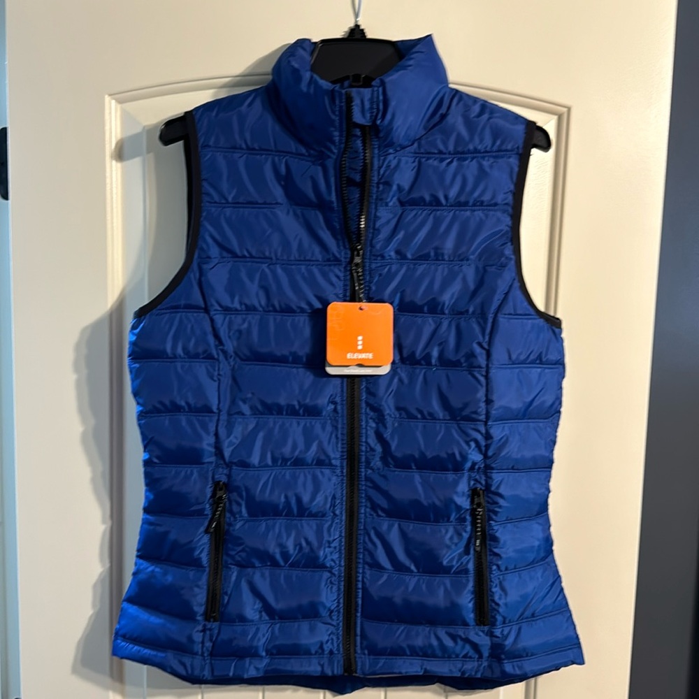 Women’s puffy vest